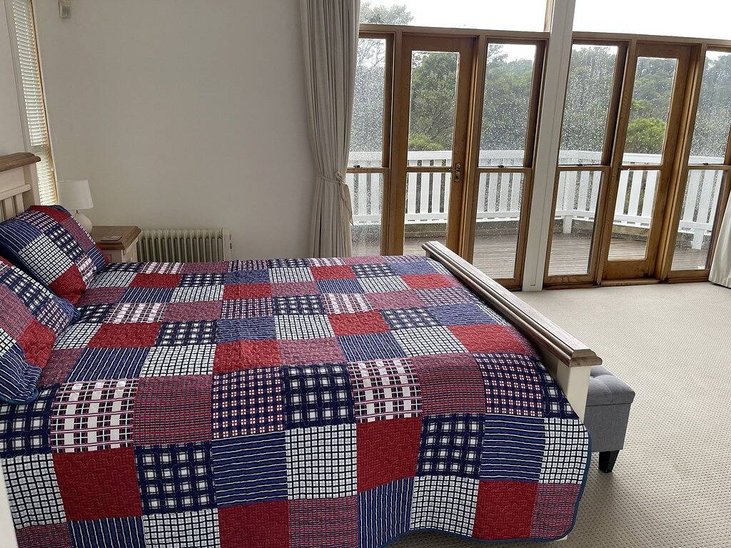 3/4 Morgen Beach House, zu Fuß zum Strand auf der Promenade, Familiengruppen und Haustiere willkommen in Melbourne, Mornington Peninsula