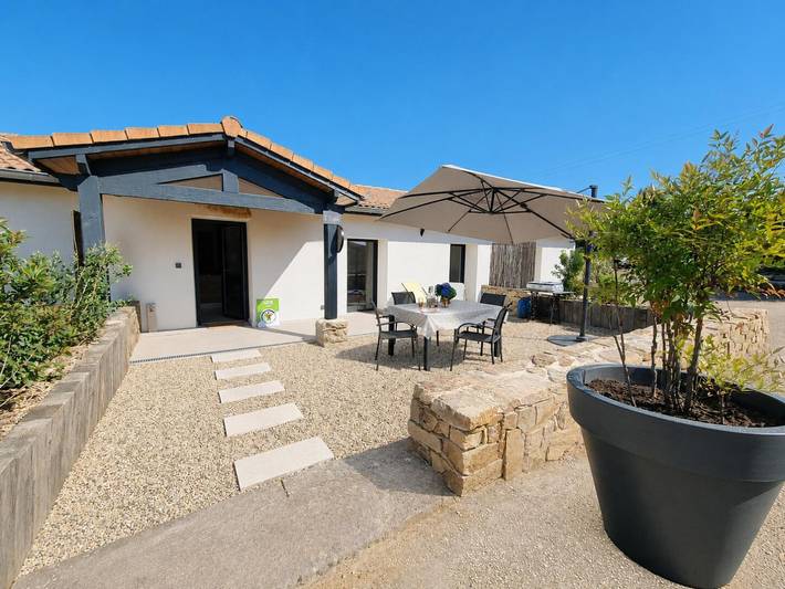 Gîte pour 4 personnes, avec Terrasse et Jardin à Saint-Just-Saint-Rambert