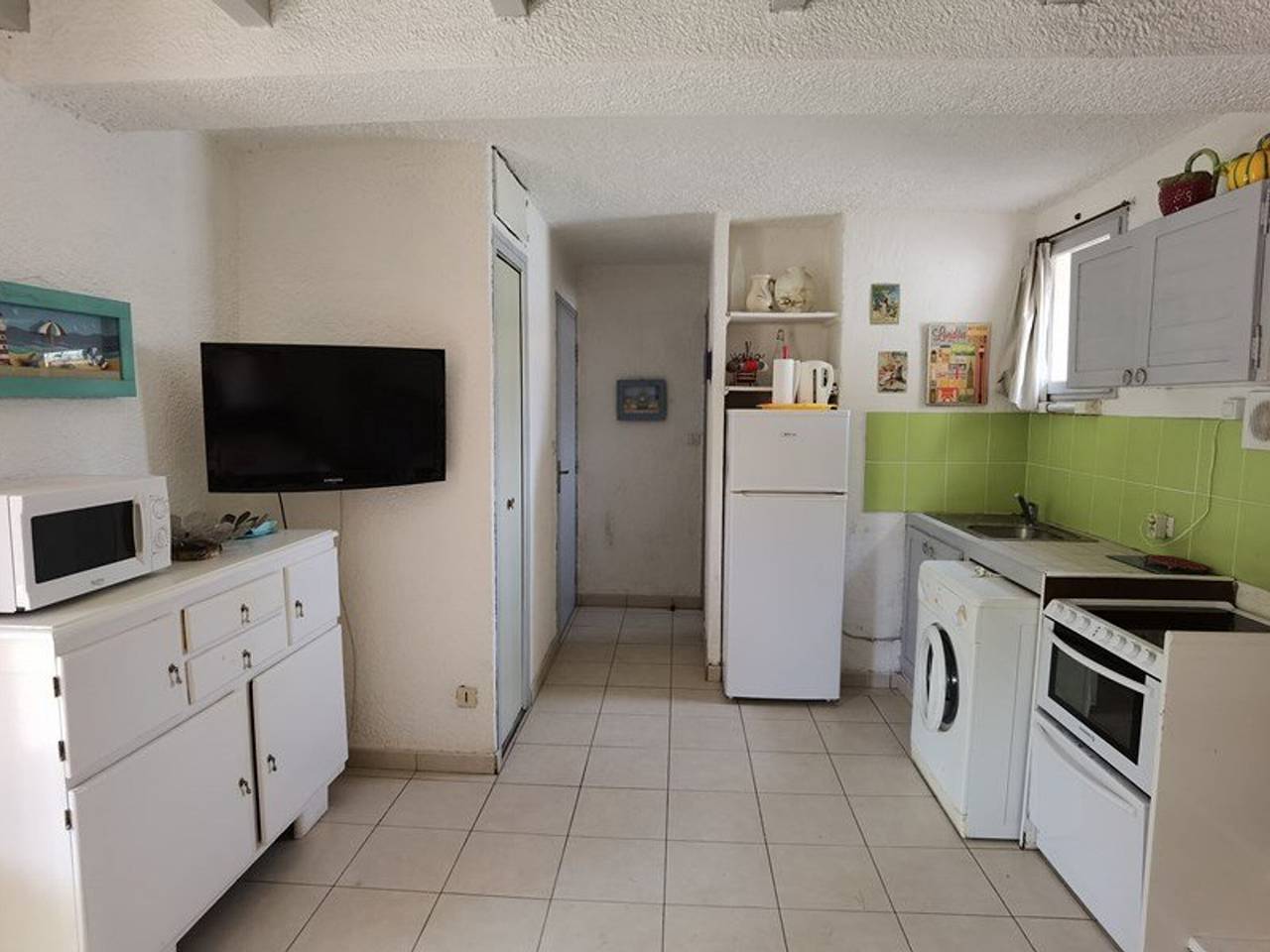 Ganze Wohnung, Gemütliches Apartment mit 3 Zimmern, Terrasse, Parkplatz und Grill in Marseillan für 6 Personen in Marseillan, Côte d'Améthyste