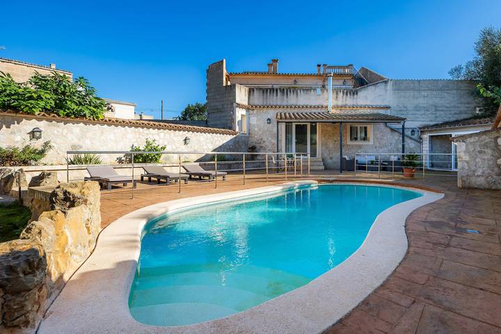 Ferienhaus für 6 Personen, mit Balkon und Garten