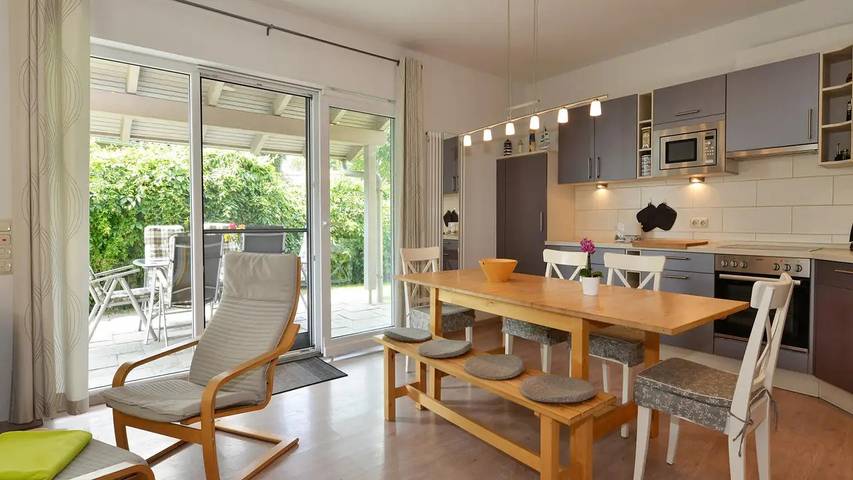 Ferienhaus für 8 Personen, mit Garten