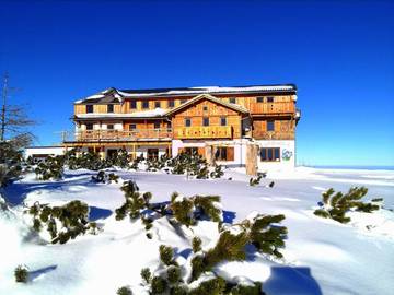Ferienhaus für 30 Personen, mit Garten und Seeblick sowie Ausblick und Sauna im Salzkammergut
