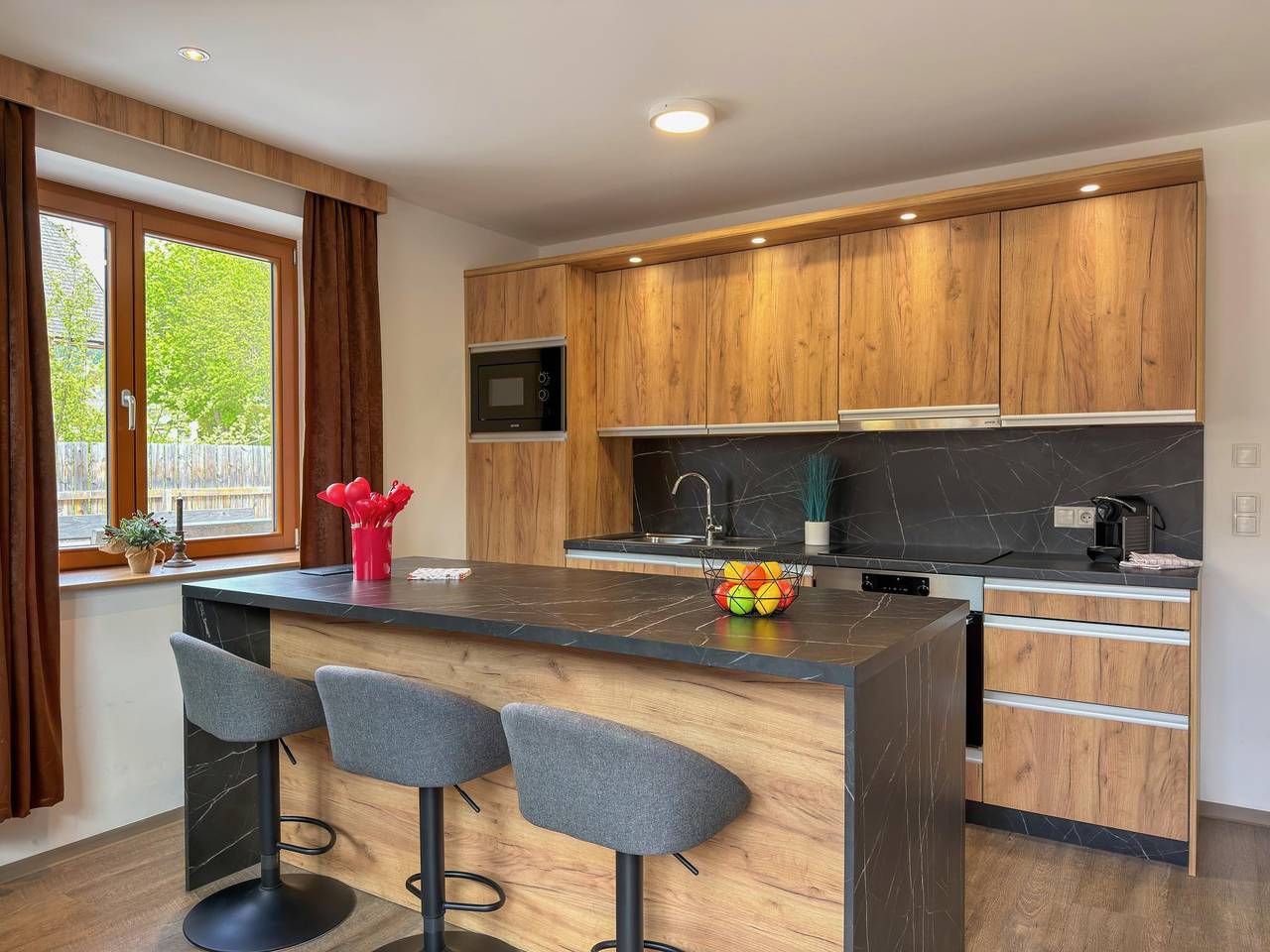Ganze Wohnung, Alpen-Apartment mit Wintergarten und Bergblick in Sankt Michael im Lungau, Bundesland Salzburg