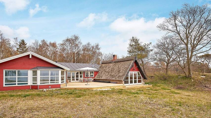 Ferienhaus für 9 Personen, mit Sauna und Terrasse sowie Pool und Whirlpool, mit Haustier in Østre Sømarken