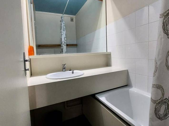 Gîte pour 8 personnes, avec jardin dans Plage des Estagnots - 4