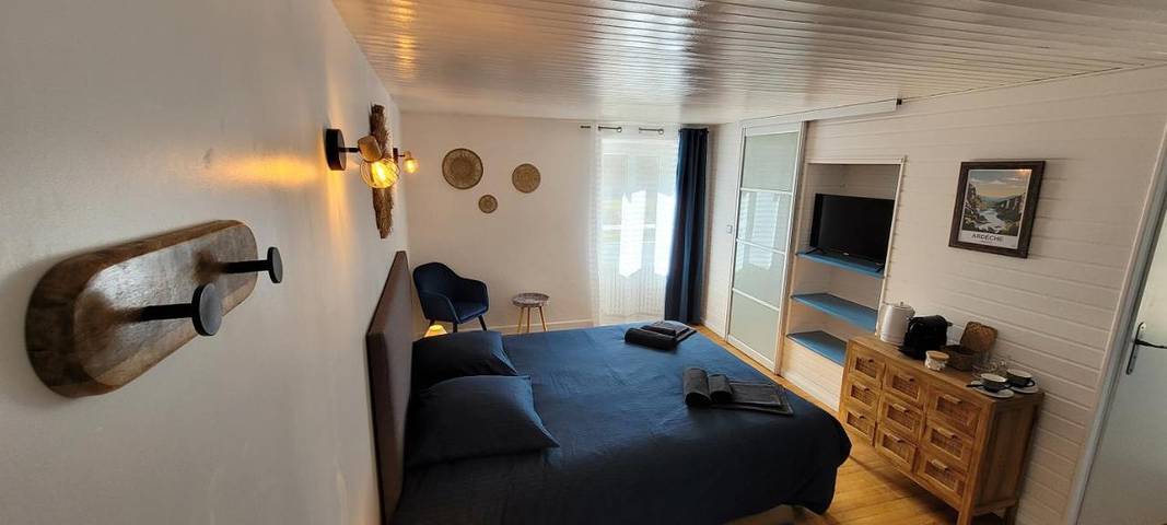 Gîte pour 2 personnes, avec piscine ainsi que balcon et vue à Mariac - 2