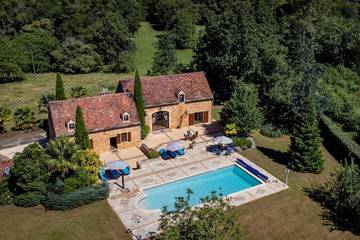 Location de vacances pour 10 personnes, avec jardin et terrasse à Marminiac