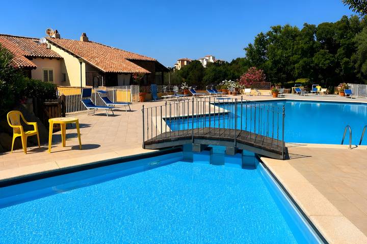 Gîte pour 6 personnes, avec piscine et terrasse, adapté aux familles à Porto Rotondo - 2