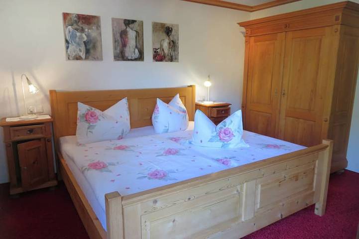Ganze Wohnung, Komfortable Ferienwohnung mit herrlicher Aussicht, einfach zum Wohlfühlen in Silbertal, Schruns-Tschagguns