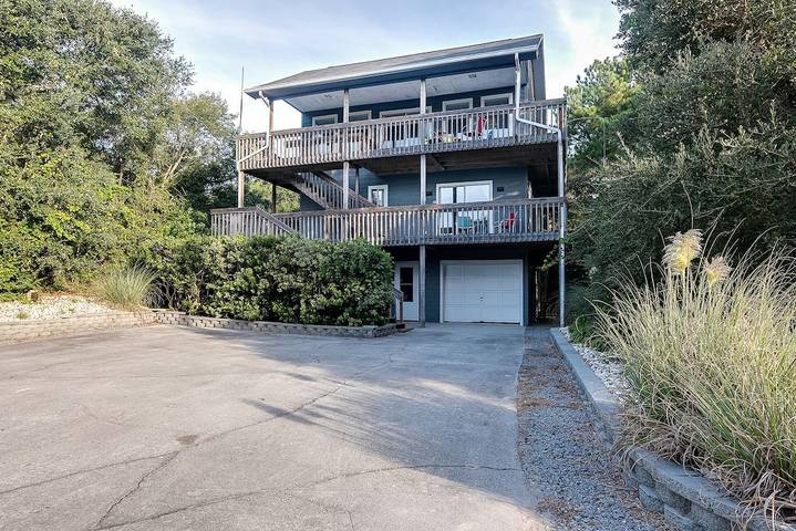 Vacation house for 10 people, with balcony in Emerald Isle