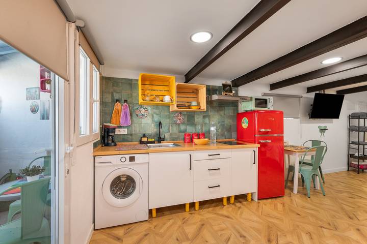 Apartamento entero, Apartamento vacacional 'Loft Lisara' con vistas a la montaña, Wi-Fi y aire acondicionado in Telde, Gran Canaria Este