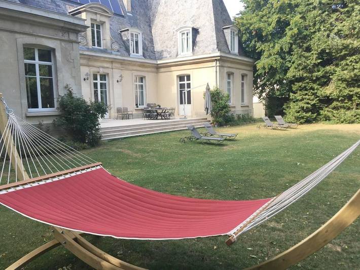 Chambre d’hôte pour 2 personnes, avec Terrasse et Jardin ainsi que Piscine et Vue à Romain