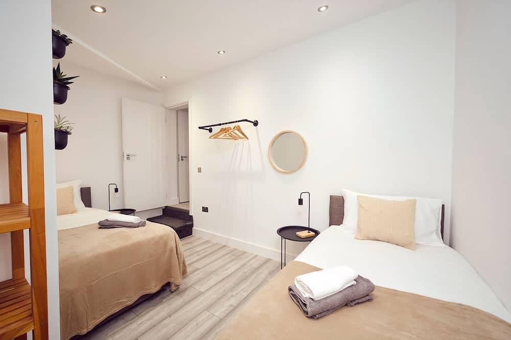 Ganze Wohnung, New Flat~Free Parking~~Workspace in Luton, Chiltern Hills