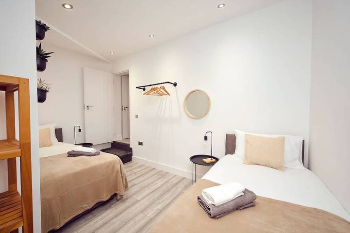 Apartamento entero, New Flat~Free Parking~Ps4~Workspace in Luton, Chiltern Hills