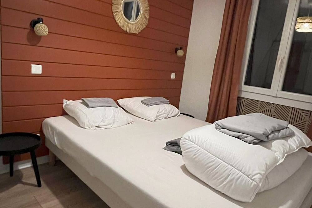 Appartement entier, Superbe 2 pièces, vue montagnes et piscine couverte in Bielle (Pyrénées-Atlantiques), Béarn