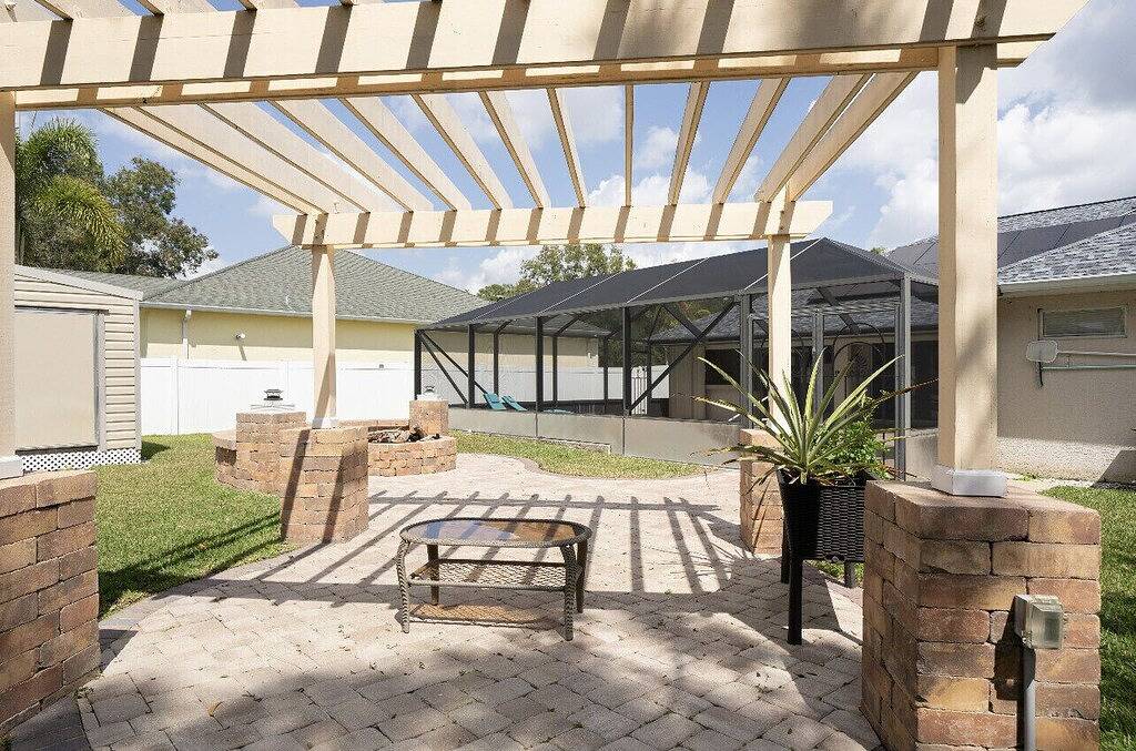 Entire home with pool for long and short stay. Fun for everyone. in Port St. Lucie, St. Lucie County