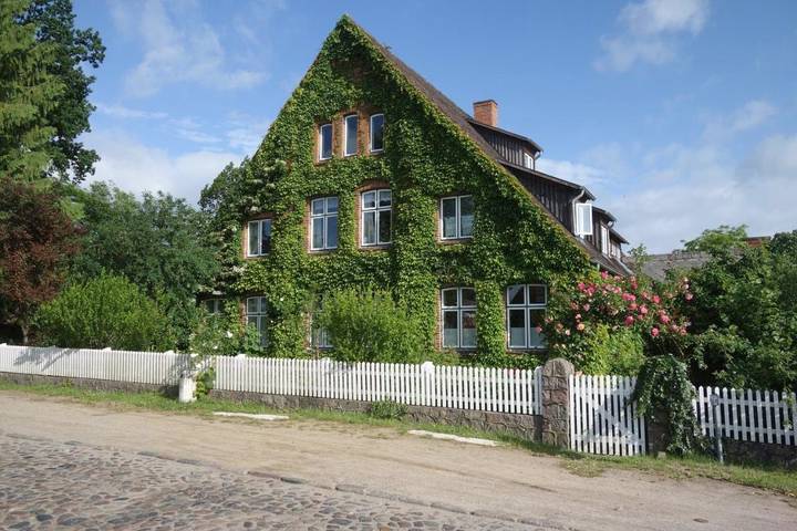 Ferienwohnung für 6 Personen, mit Terrasse und Garten sowie Sauna und Ausblick