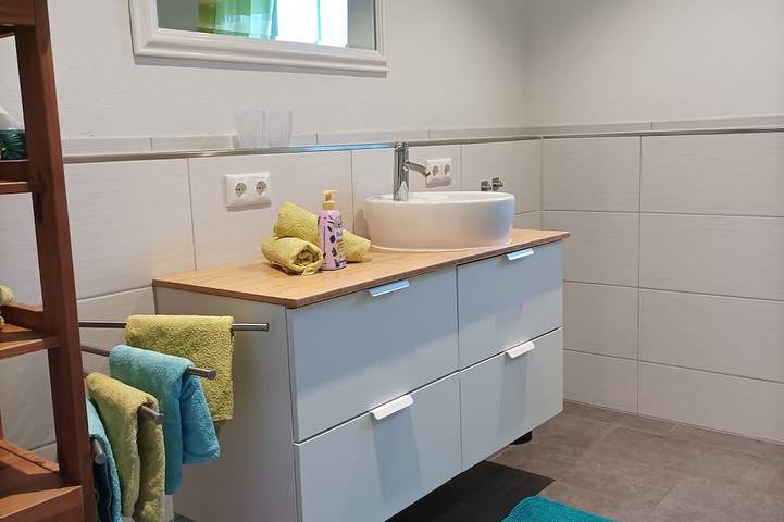 Entire apartment, Schöne Ferienwohnung in Bierdorf Wenige Minuten vom Ammersee Entfernt in Dießen am Ammersee, Ammersee