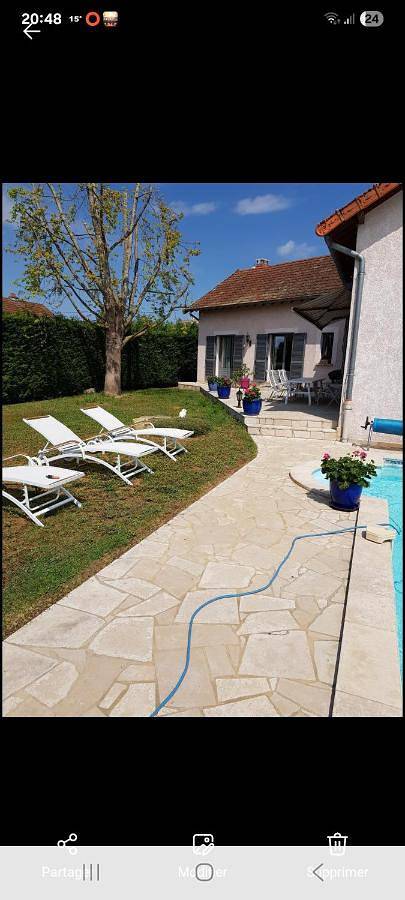 Maison de vacances pour 6 personnes, avec Terrasse et Jardin ainsi que Piscine et Vue à Digoin
