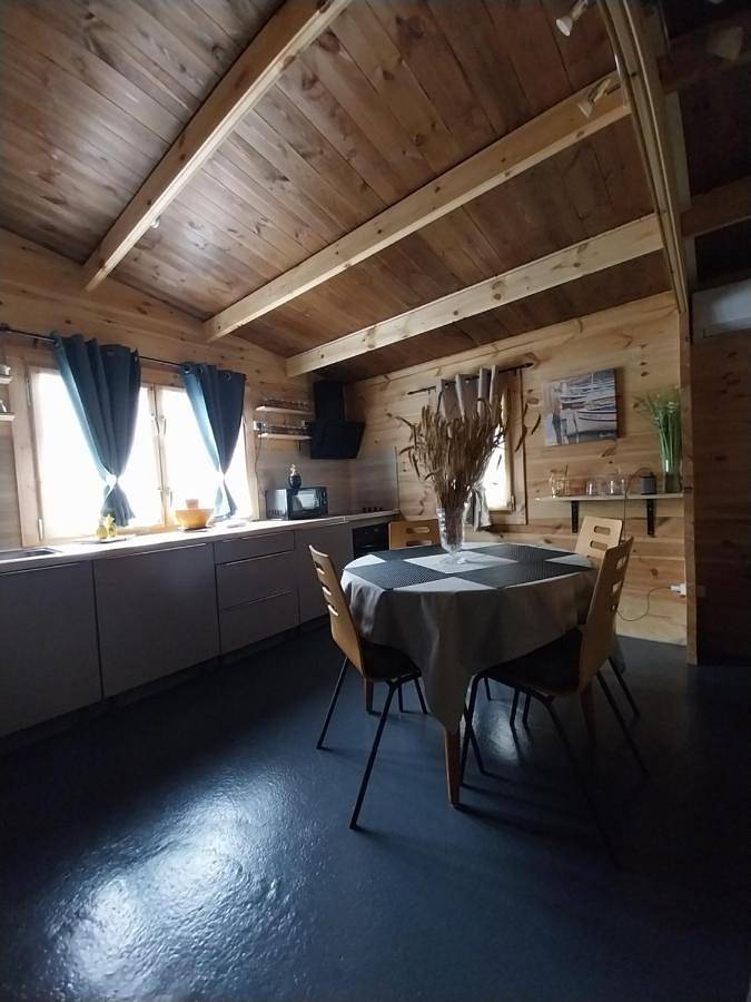 Two-Bedroom Chalet in Istres, Côte méditerranéenne (France)