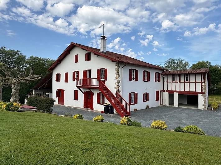 Gîte pour 6 personnes, avec jardin dans Côte Basque