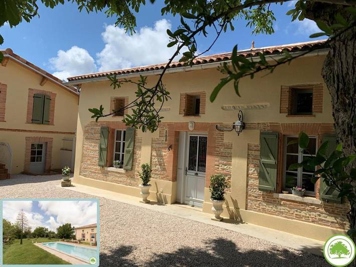 Cottage pour 2 personnes, avec terrasse et vue ainsi que piscine et jardin dans Sajas