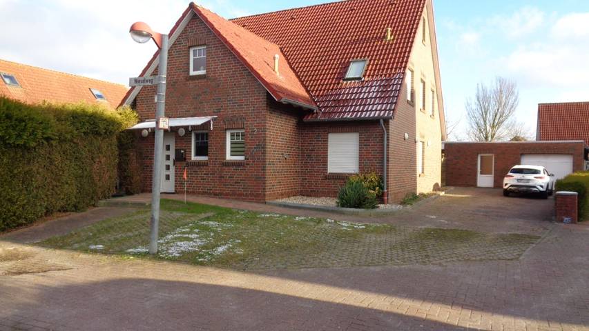 Ferienwohnung für 4 Personen, mit Terrasse und Garten in Emden - 2