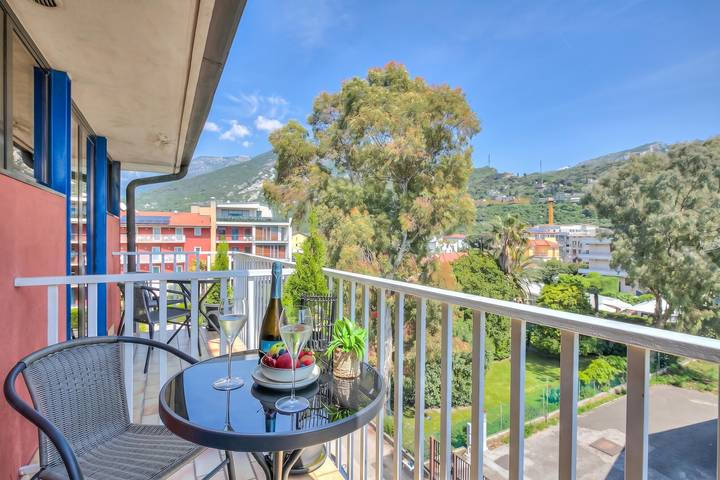 Ferienwohnung für 2 Personen, mit Balkon und Pool sowie Seeblick, mit Haustier in Torbole - 3