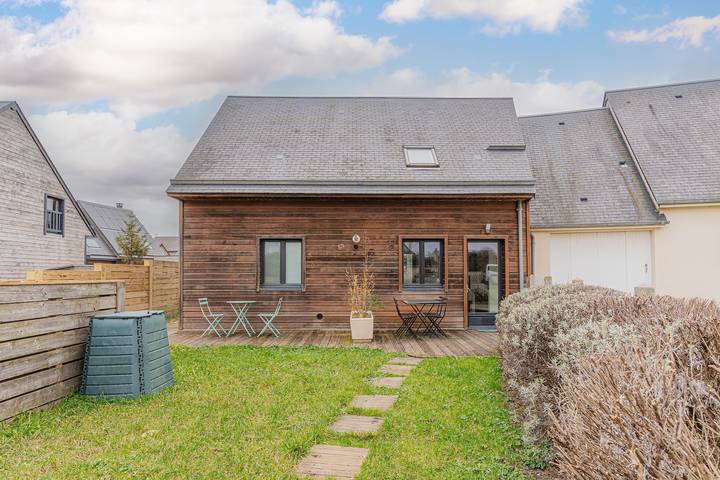 Location de vacances pour 5 personnes, avec terrasse et jardin, animaux acceptés à Bernières-sur-Mer - 2