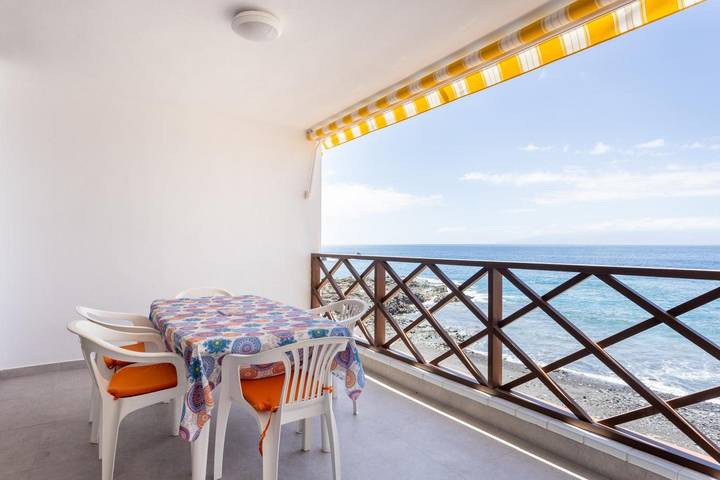 Ganze Wohnung, Ferienwohnung 'Playa De La Arena By Sydney' mit Meerblick, Gemeinschaftspool und WLAN in Playa Neptuno (Santiago del Teide), Santiago del Teide