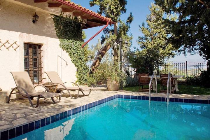 Gîte pour 5 personnes, avec jardin et jacuzzi ainsi que piscine et sauna à Héraklion - 3