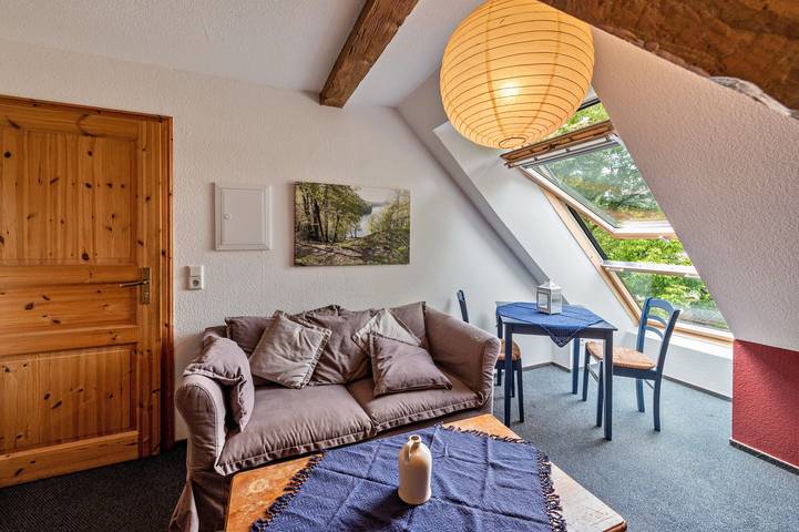 Ferienwohnung für 2 Personen, mit Garten und Sauna sowie Seeblick in der Feldberger Seenlandschaft