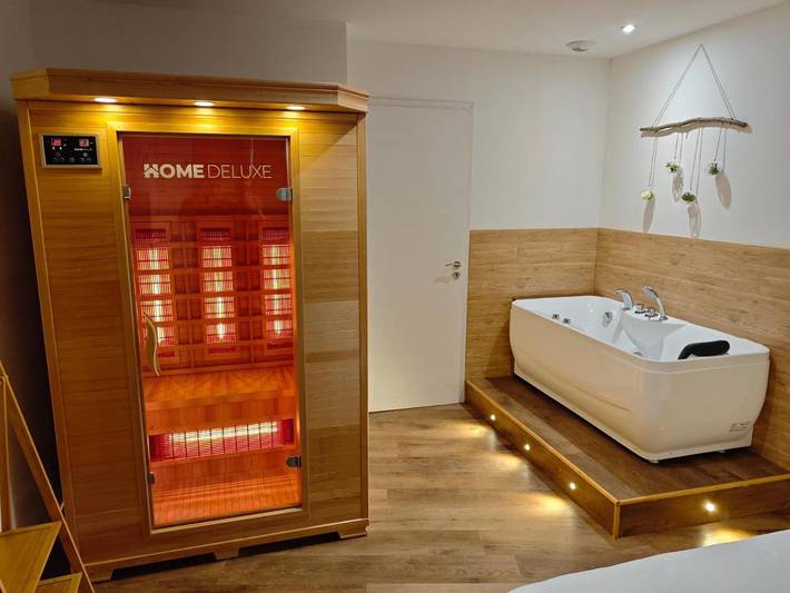 Gîte pour 2 personnes, avec sauna et jacuzzi à Sainte-Livrade-sur-Lot