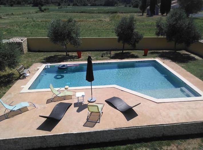Appartement de vacances pour 2 personnes, avec Terrasse et Jardin ainsi que Piscine et Vue