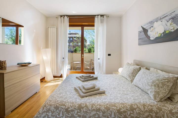 Hel lägenhet, Apartment 'Casa Rosada Monza Autodromo' with Balcony, Wi-Fi and Air Conditioning in Nova Milanese, Brianza