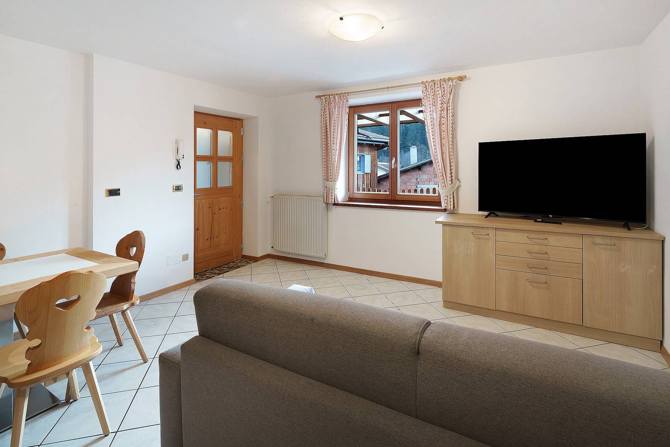 Appartement entier, Appartement 'Cima Undici' avec vue montagne, terrasse partagée et Wi-Fi in Soraga, Dolomiti Superski