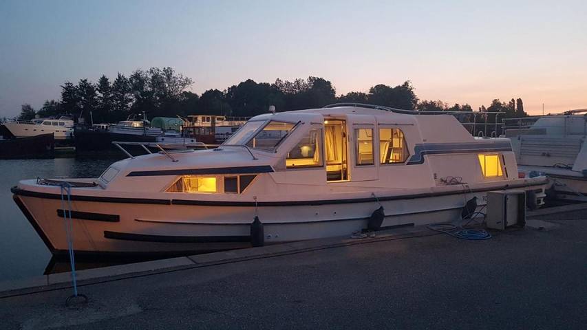 Bateau pour 4 personnes, avec terrasse et vue, animaux acceptés en Bourgogne-Franche-Comté - 2