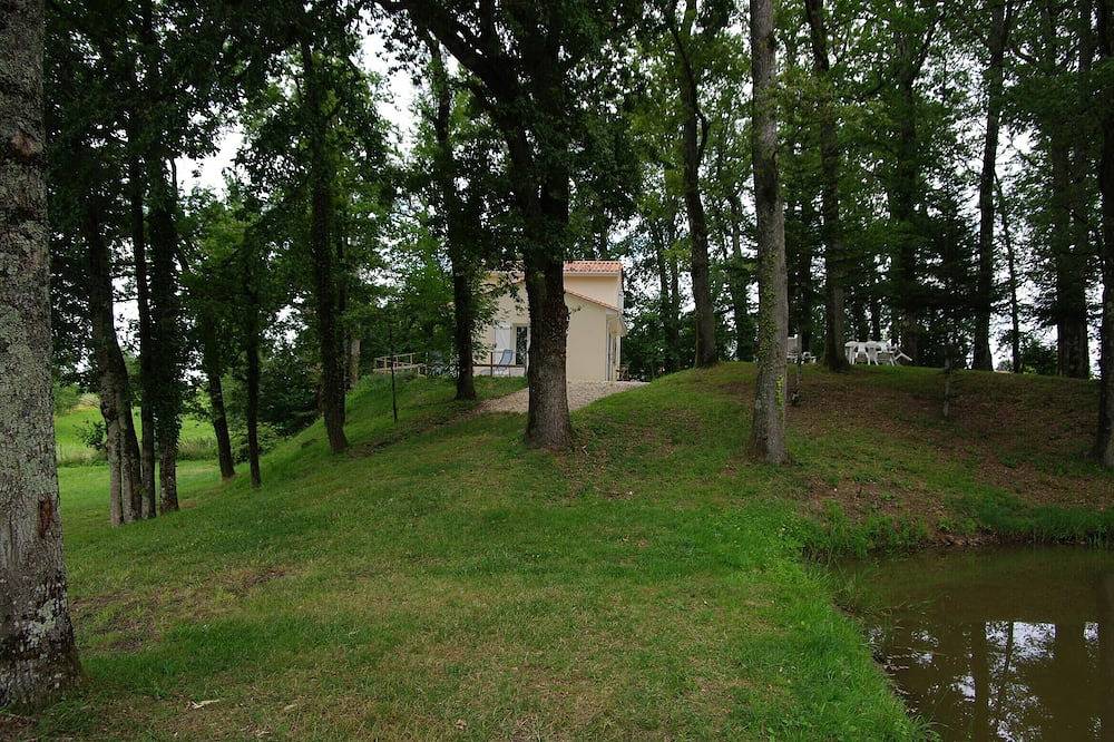 Alquiler de una nueva casa clasificada *** en parque con estanque in Nontron, Parque Natural Regional Périgord-Limousin