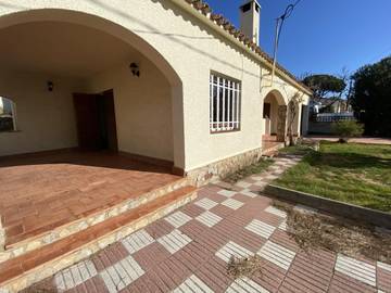 Villa for 8 People in l'Escala, Girona Province, Photo 2