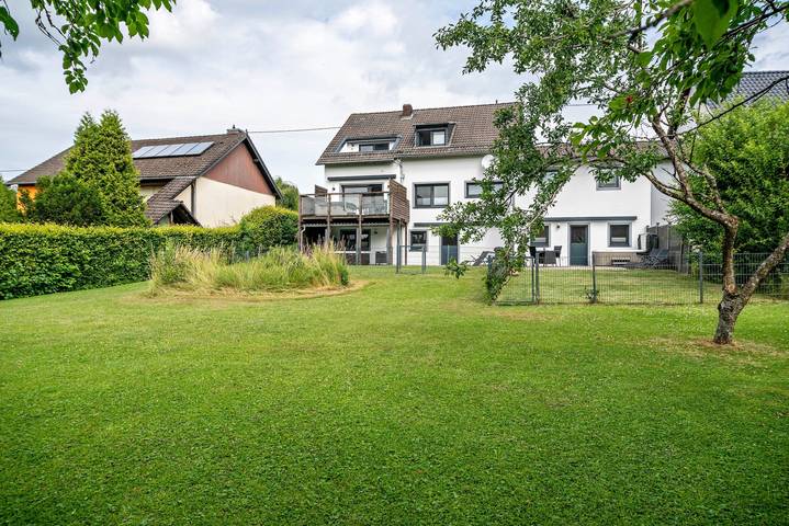 Apartamento entero, Eifel Dream Kalkmulde con jacuzzi exterior privado y sauna in Fleringen, Naturpark Hohes Venn-Eifel