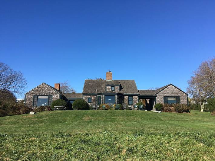 Vacation rental for 10 people, with yard in Middletown