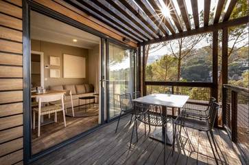 Wohnwagen für 5 Personen, mit Pool und Whirlpool sowie Terrasse und Sauna in Sa Riera