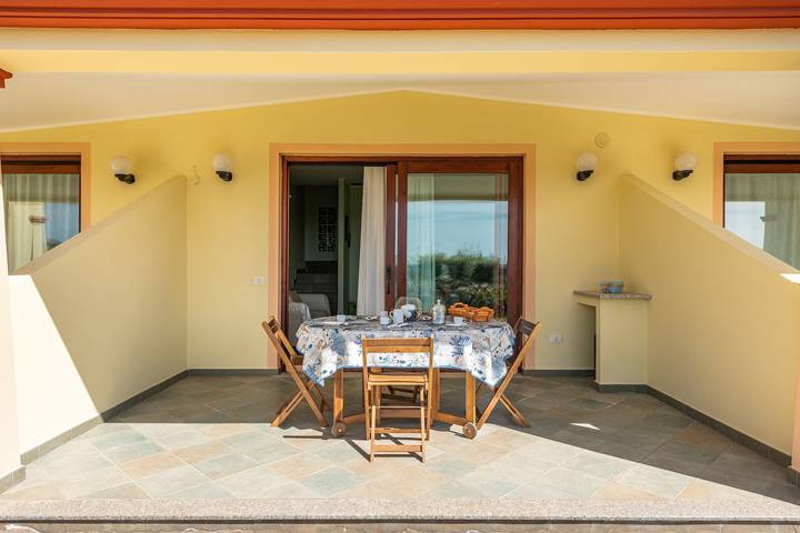 Casa vacanze 'Casa Panoramica a Chia' con vista mare, balcone, giardino in Chia, Domus De Maria
