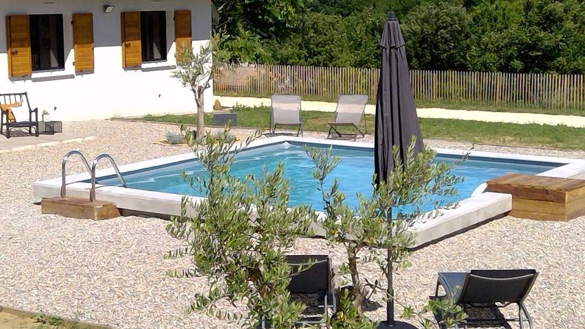Villa pour 6 personnes, avec piscine ainsi que jardin et terrasse dans le Gard - 3