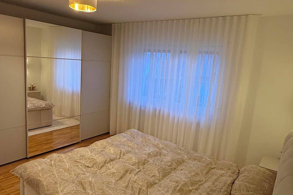 Ganze Wohnung, Rheinzeit: Moderne Ferienwohnung in Rheinheim, ideal für Ausflüge in die Schweiz in Küssaberg, Landkreis Waldshut