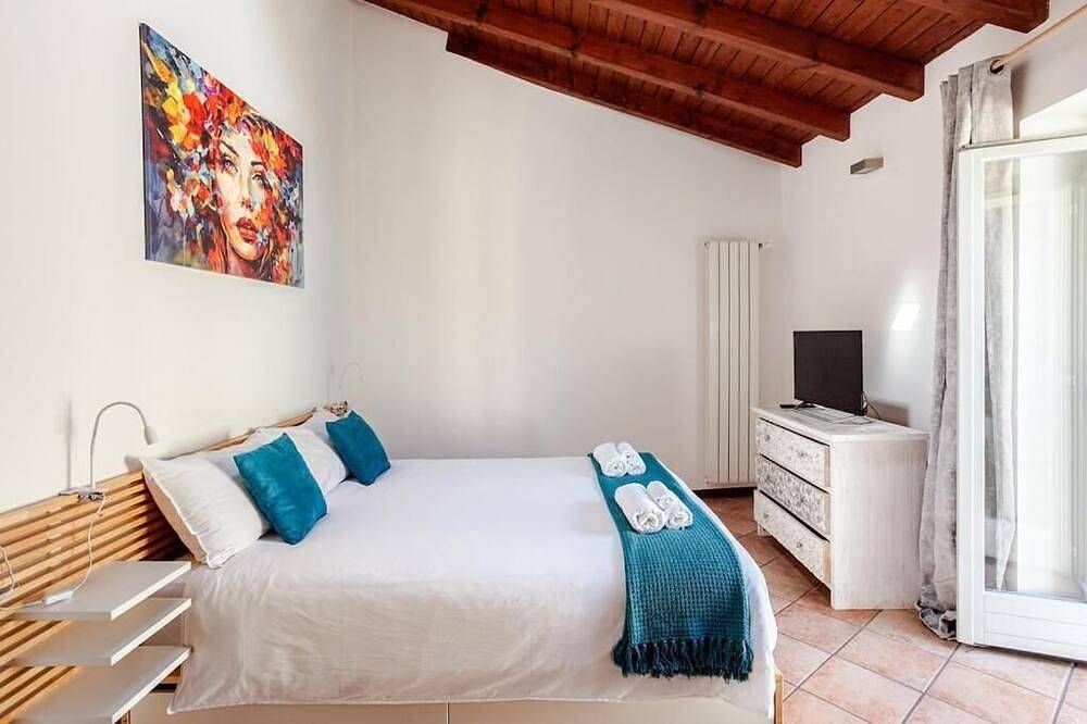 Appartamento intero, Appartamento in pieno Centro vicino all'Accademia Leonardo in Sesto Calende, Comune di Sesto Calende