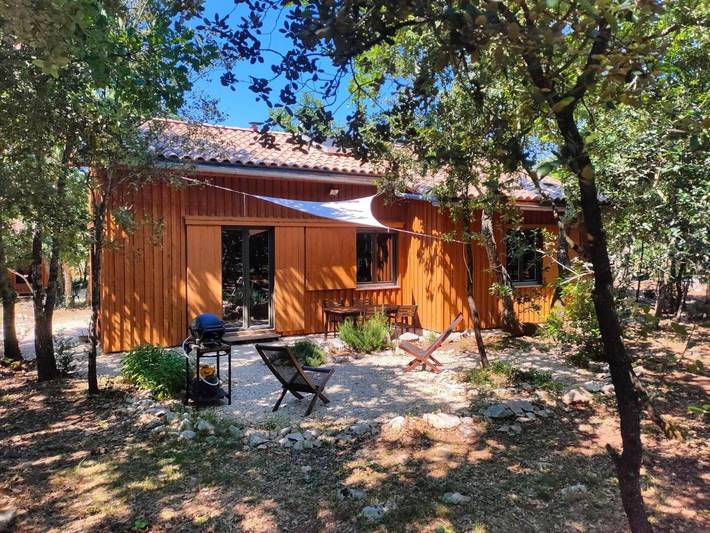 Gîte pour 4 personnes, avec jardin et vue à Labastide-de-Virac