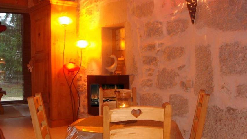 Apartamento de vacaciones para 2 personas, con jacuzzi y piscina además de sauna y jardín - 1