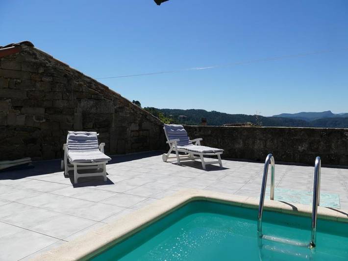 Location de vacances pour 6 personnes, avec piscine ainsi que vue et jardin à Payzac (Ardèche) - 4