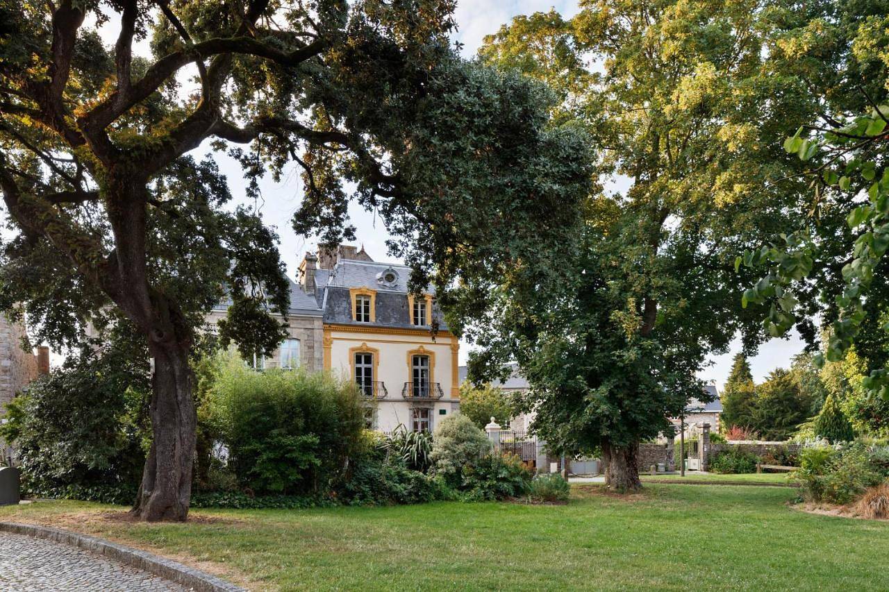 Clos du Cèdre - Chambres d'Hôtes d'Exception, Luxury B&B à Dinan in Dinan, Région de Dinan